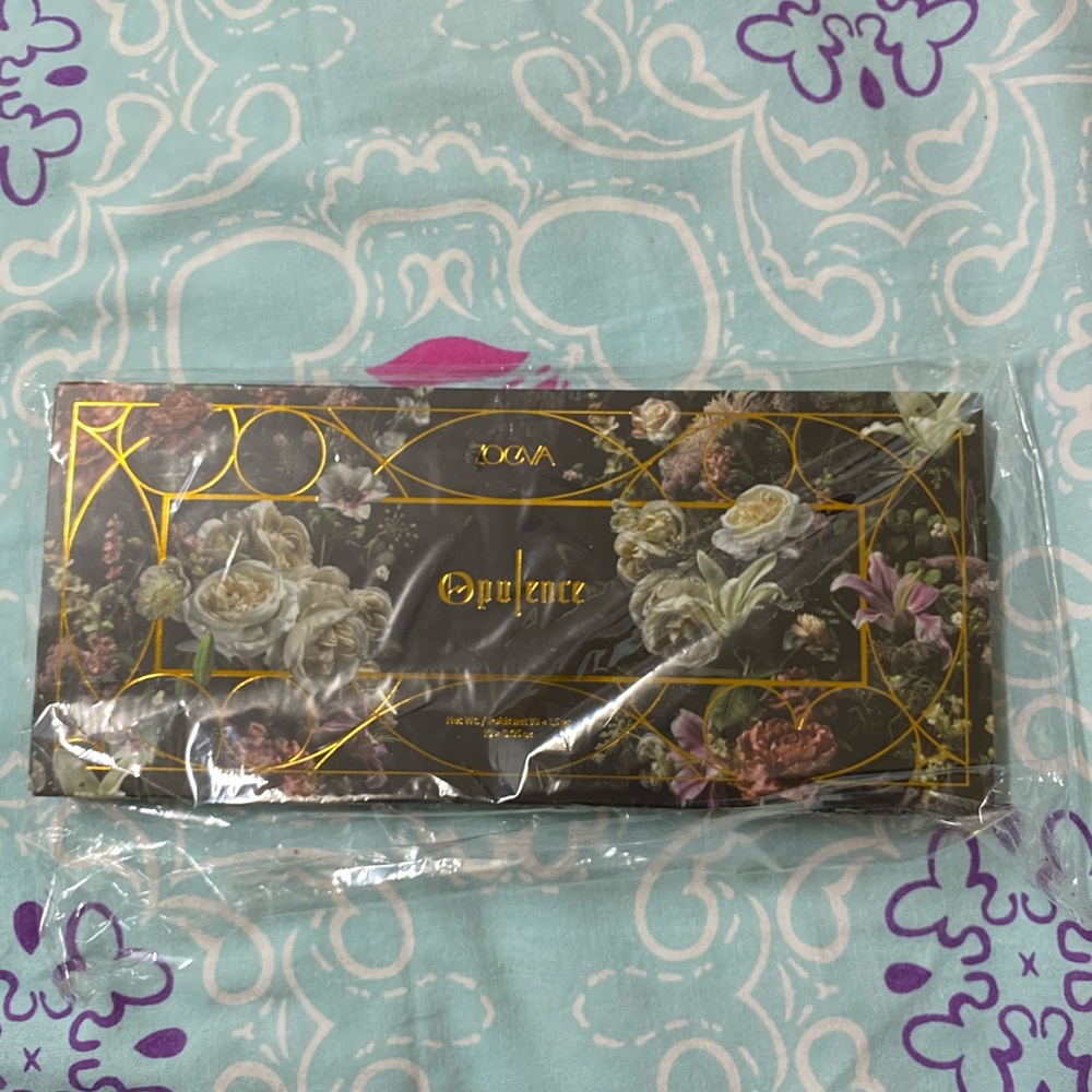 Zoeva Opulence eyeshadow palette